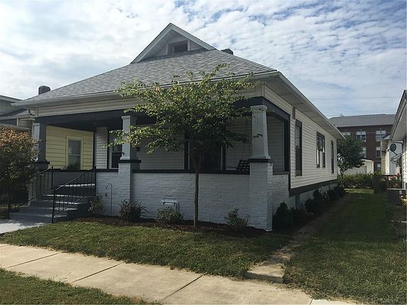 4th image of 1015 Elm St