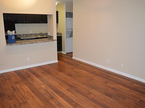 3rd image of 511 Club Pkwy