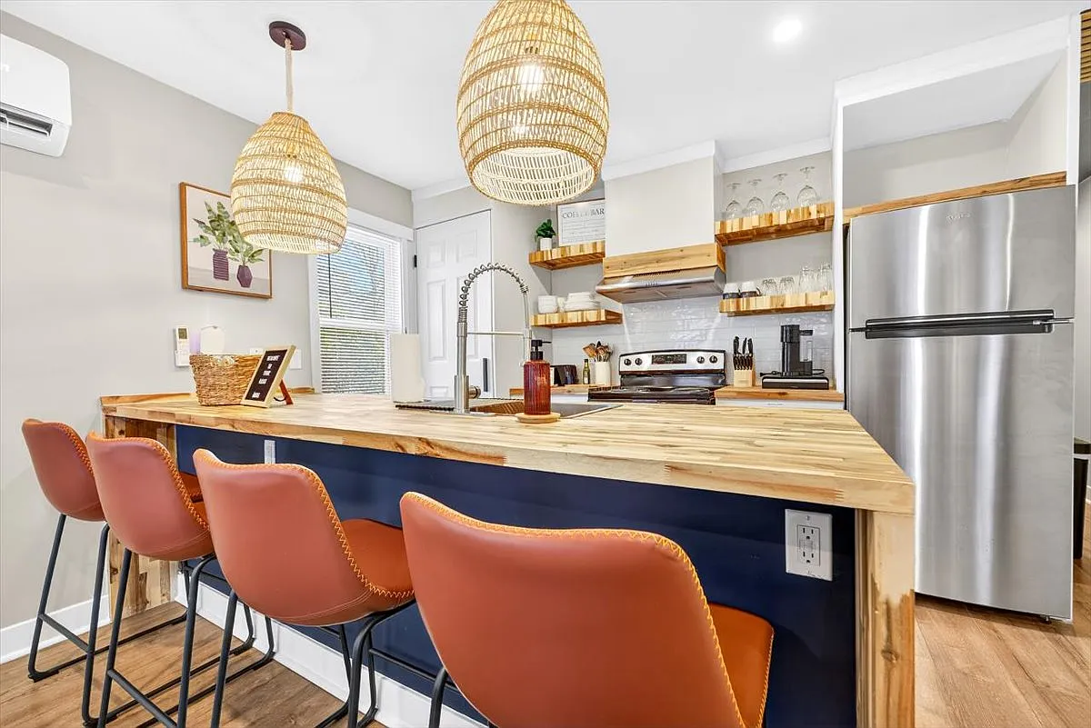 2 bed, $1,850 — Photo 4