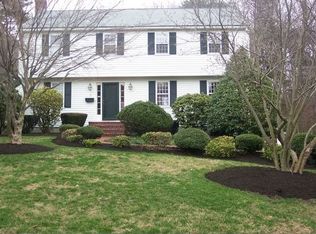 12 Sunset Ln, Hingham, MA 02043