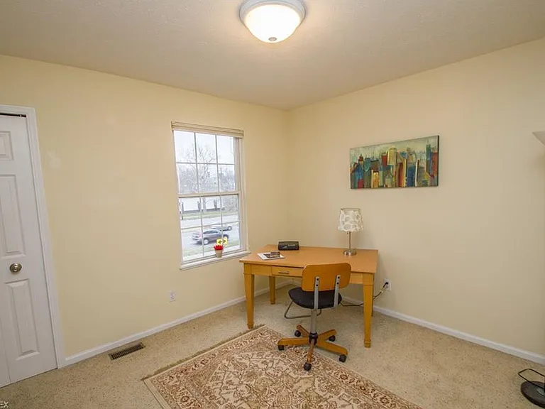 8430 Chester Pkwy — Photo 22