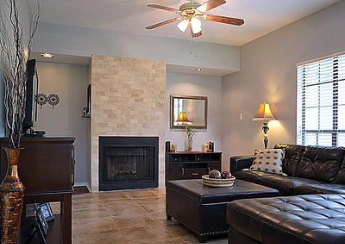 2 bed, 827 sqft, $1,050 — Photo 1