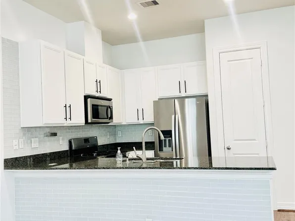 3846 Center St, Houston, TX 77007