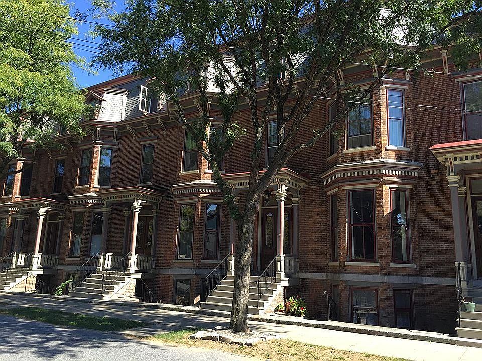 1st image of 102 Woodlawn Ave #2R