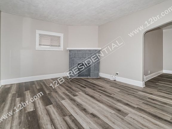 023-photo-living-room-12635069_05182023