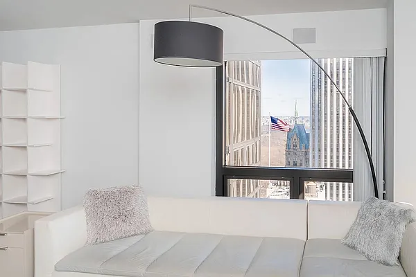 Rented by Hooli Homes New York Inc | media 12