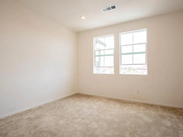 516 Avienda Ctr #106 — Photo 9