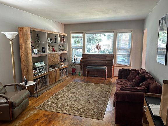 2nd image of 3349 N Pioneer Ave