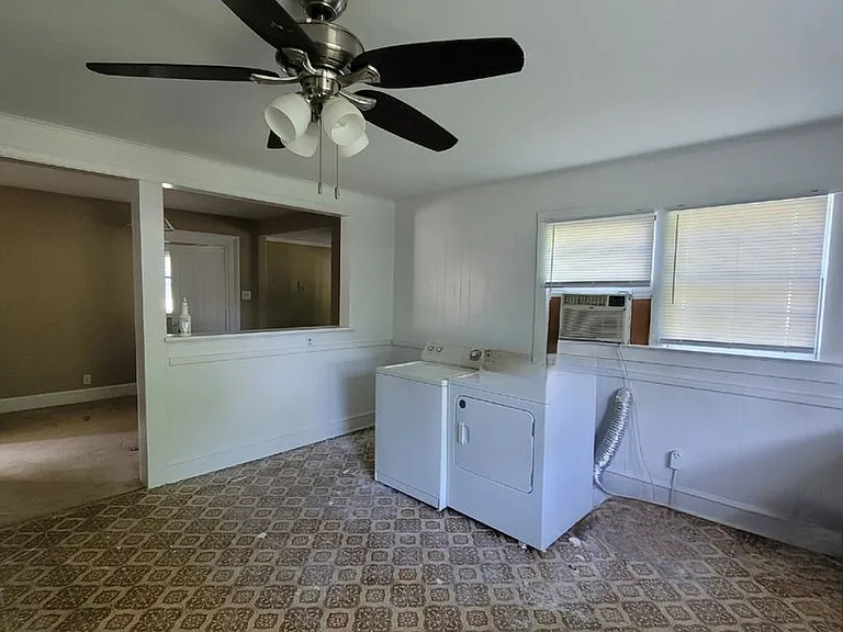 2105 College St — Photo 16