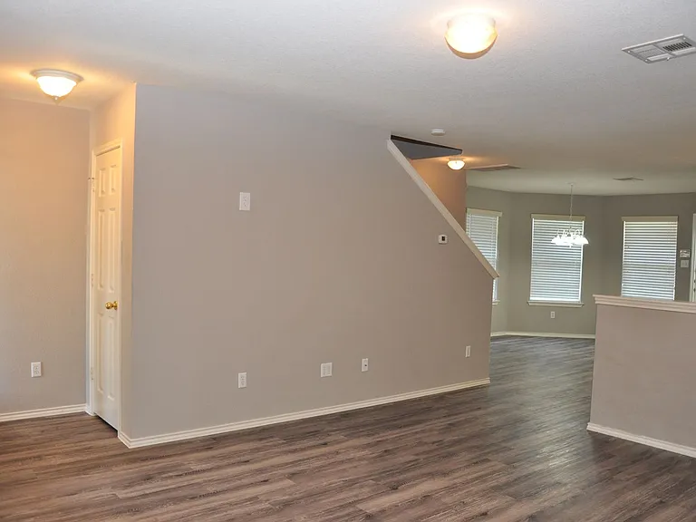1328 Davis Mountain Loop — Photo 5
