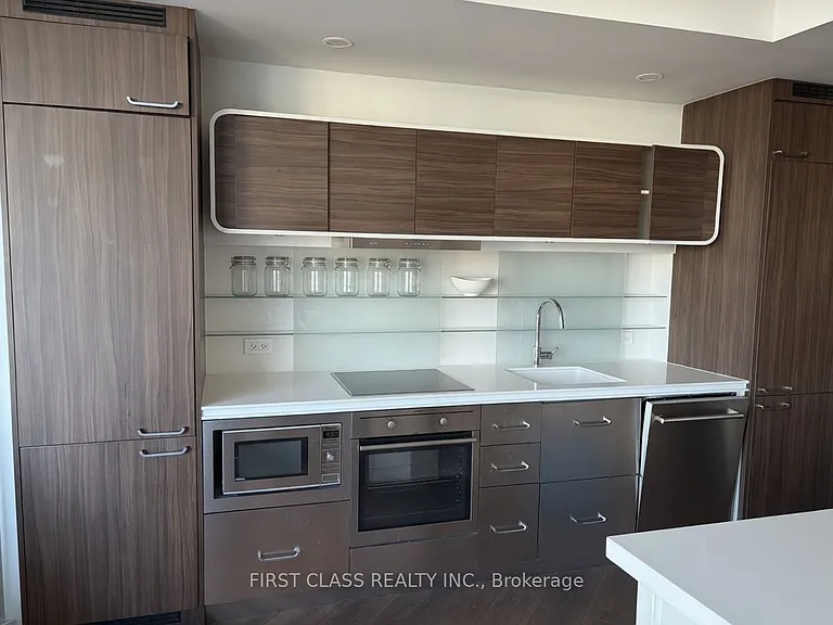 45 Charles St E #3802 — Photo 5