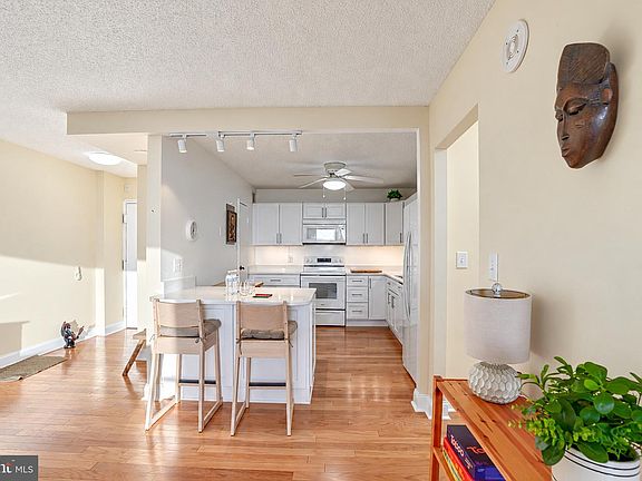 3rd image of 205 E Joppa Rd APT 2506