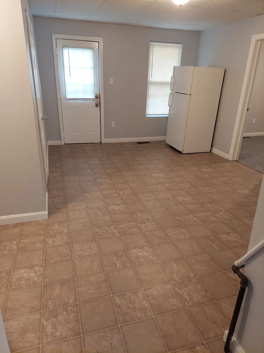Building Photo - 146 Walker St #4