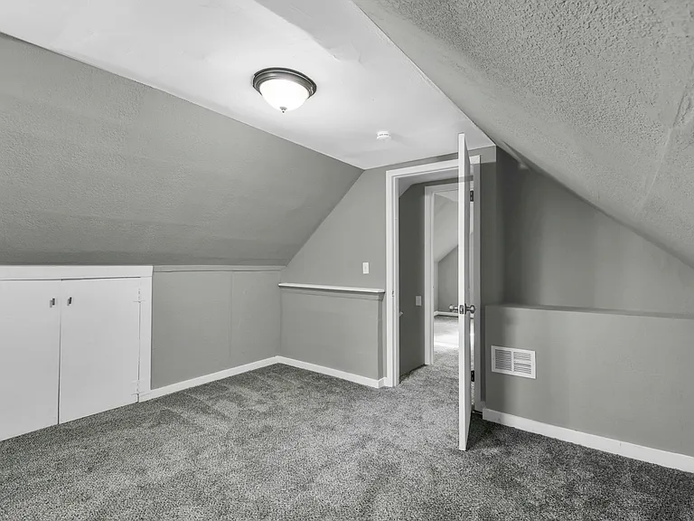 3414 Elmwood Ave — Photo 11