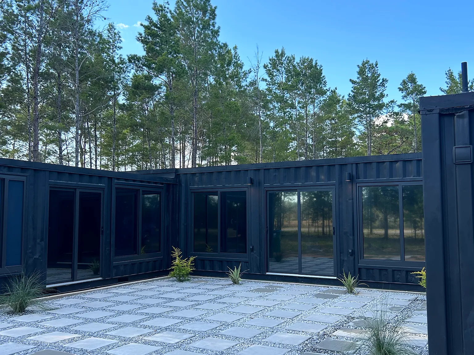 2 bed, 950 sqft, $1,800 — Photo 3