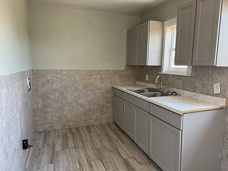 2619 Delano Ave #A — Photo 5