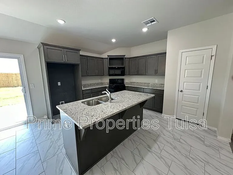13441 S 72nd Ct E — Photo 16