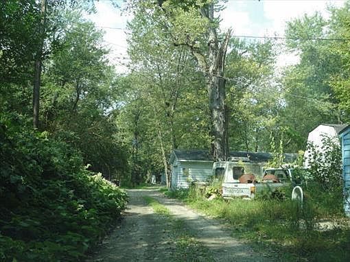 2nd image of 2512 N River Isle Rd