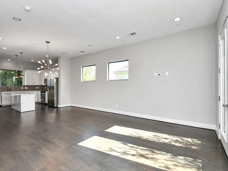 308 Palmer St — Photo 9