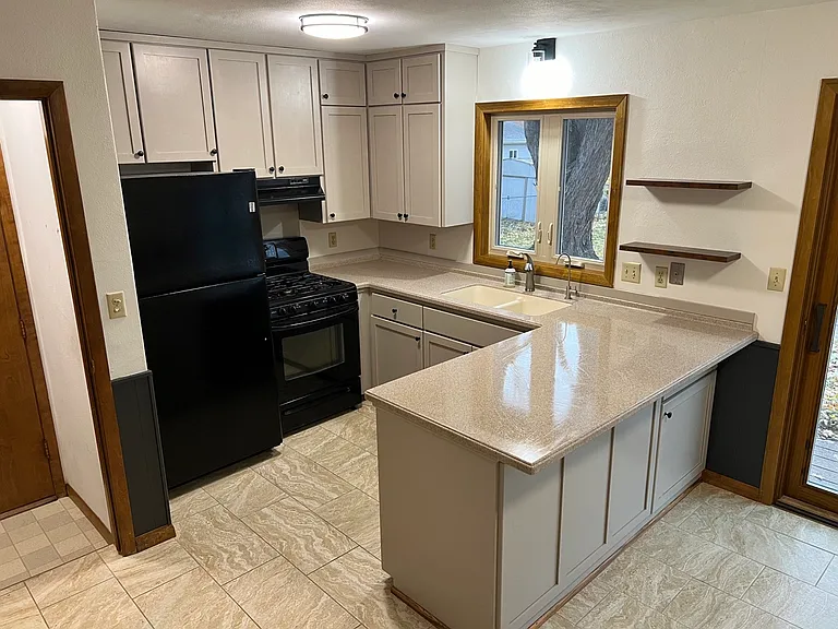 3320 Monticello Ave — Photo 4