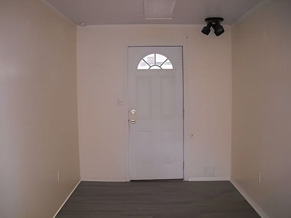 3rd image of 8714 180th St
