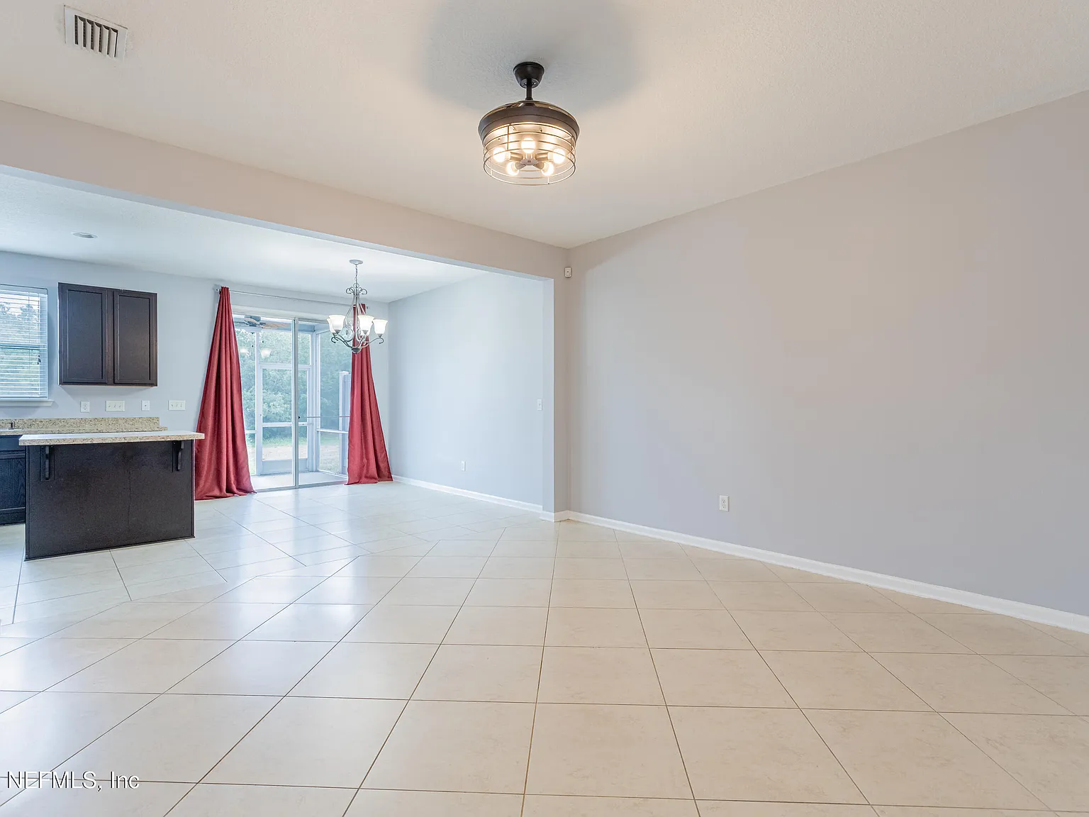 3 bed, 2.5 bath, 1475 sqft, $1,950 — Photo 4