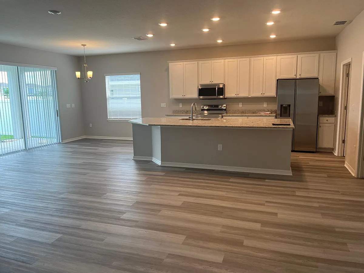 Building Photo - 2212 Orchid Dr