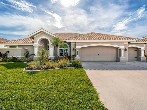 2201 Oxford Ridge Cir, Lehigh Acres, FL 33973