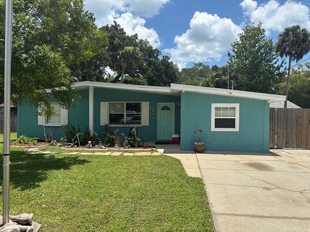 838 2nd St - Property Image