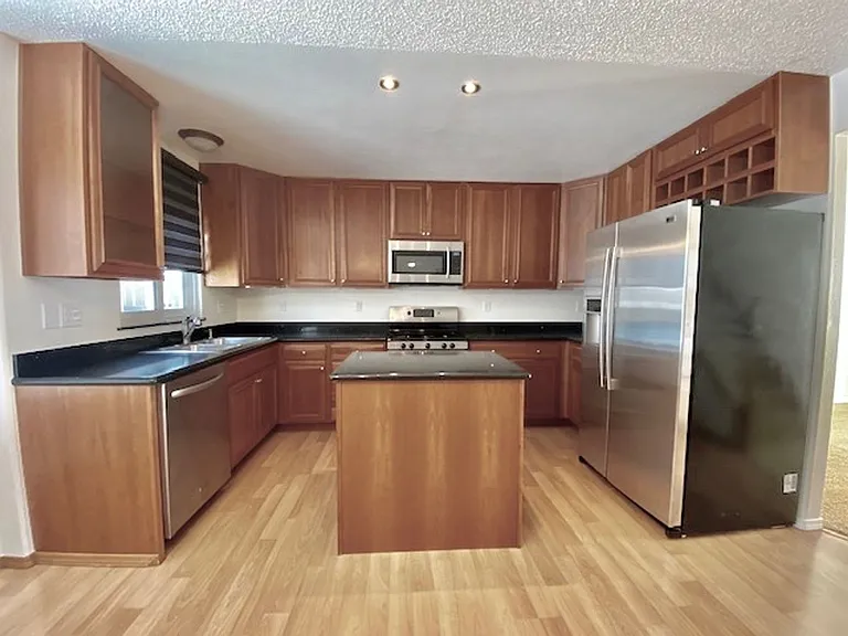 8065 Vectra Dr — Photo 9