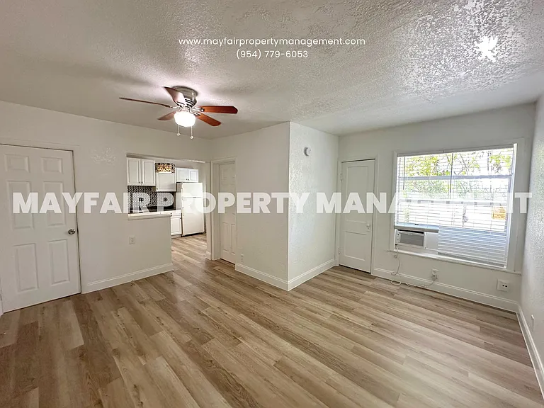 304 2nd Ave S #5 — Photo 1