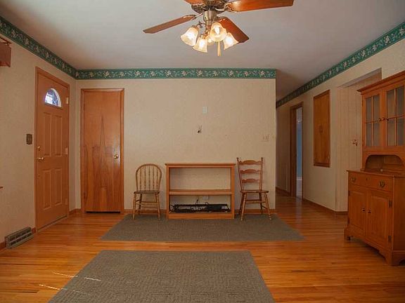 4th image of 907 Orchard Dr