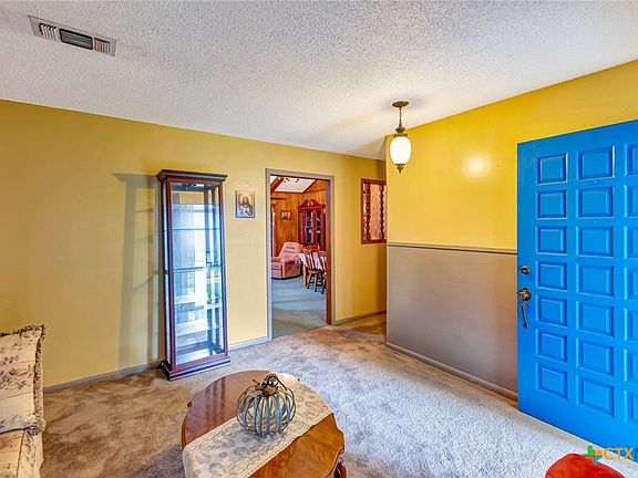 5th image of 304 Tanglewood Dr