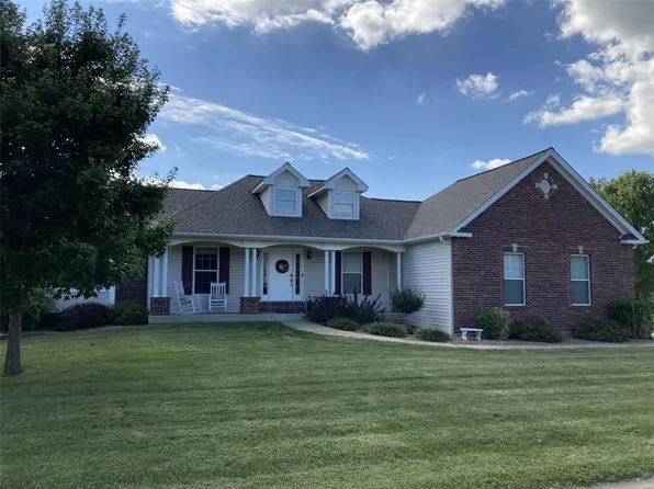 753 Eastland Oaks Dr, Washington, MO 63090