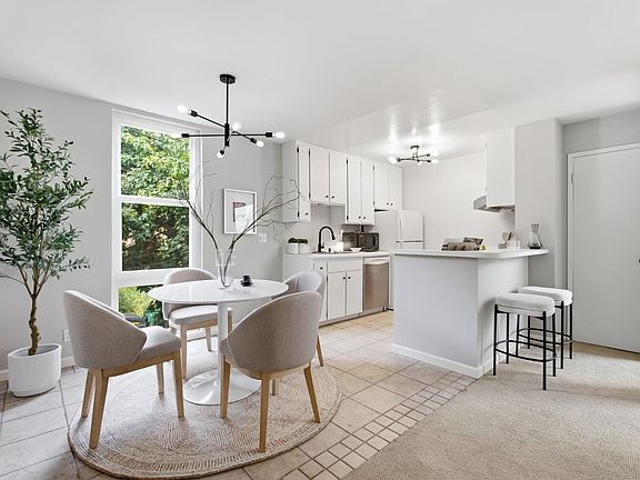 4th image of 250 Whitmore St APT 104