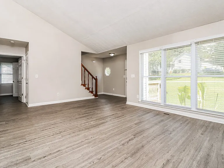 3106 Calumet Cir NW — Photo 8