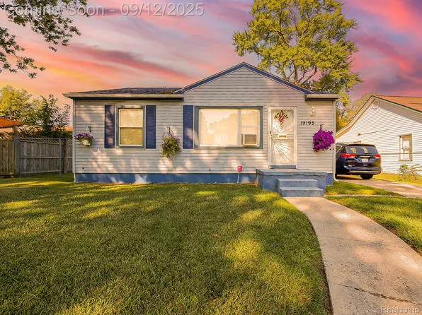 19195 Fenmore St, Detroit, MI 48235