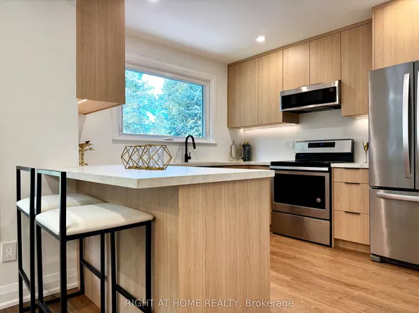 246 Zelda Cres, Richmond Hill, ON L4C 2Y5
