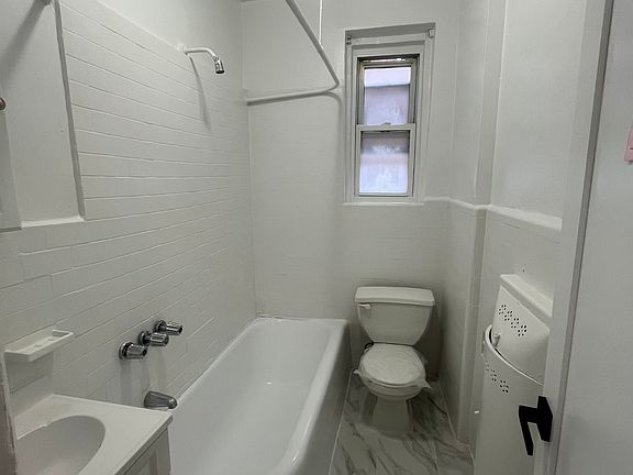 4th image of 4125 44th St APT D1