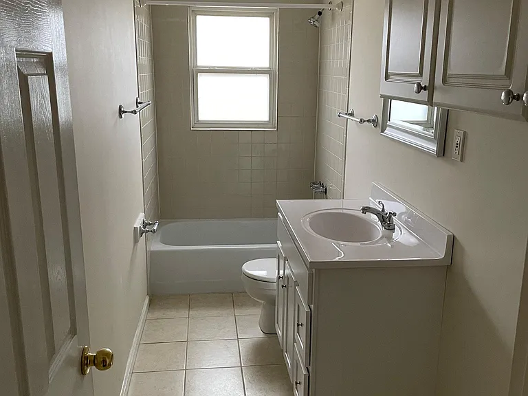 463 S 8th St — Photo 14