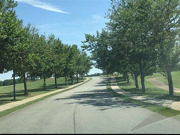 2nd image of 853 Club Dr