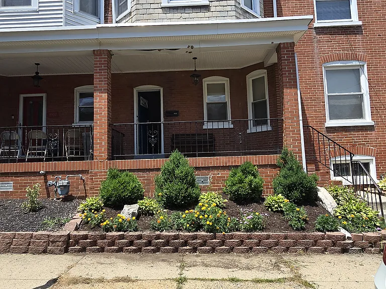 1909 N Jefferson St — Photo 1