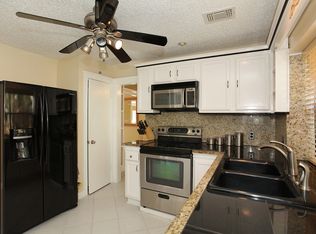 11 Still Corner Pl, Spring, TX 77381