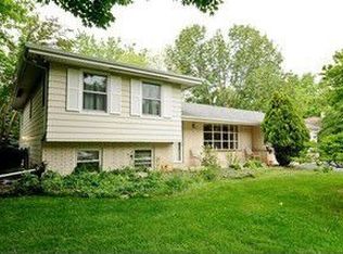 10S120 Ridge Rd, Naperville, IL 60565