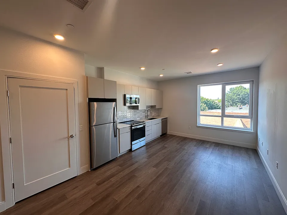 959 Dorchester Ave #404