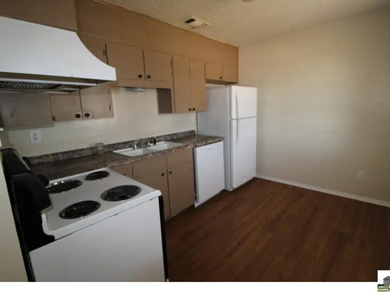 603 Westview Cir #A — Photo 3