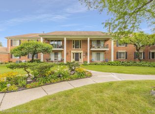 29624 Middlebelt Rd UNIT 113, Farmington Hills, MI 48334