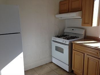 5th image of 702 W Park St