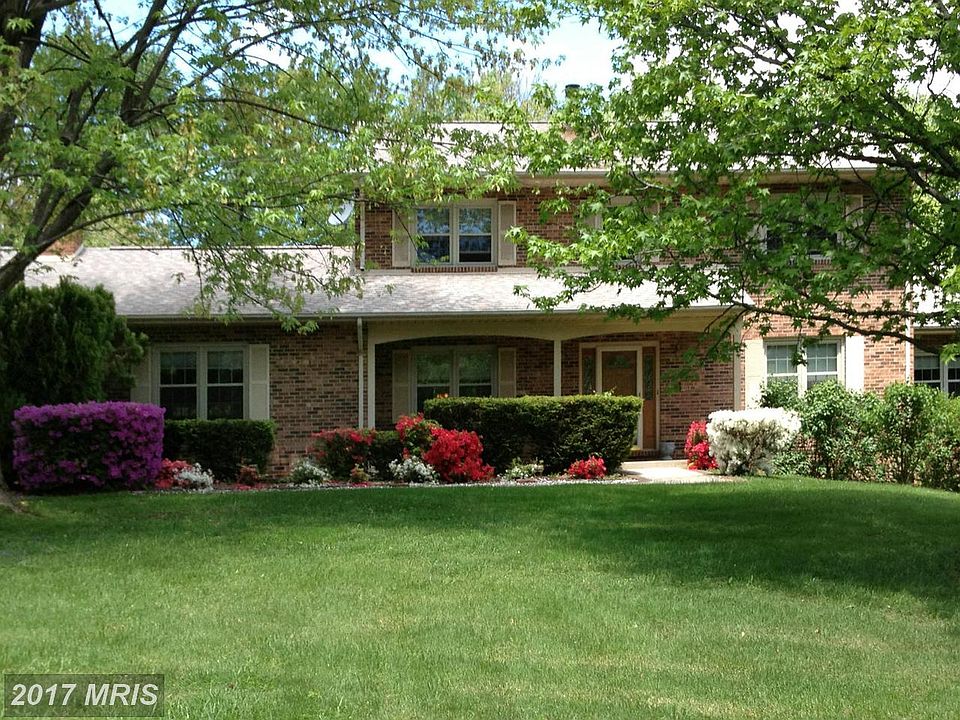 1st image of 11424 Fairfax Dr