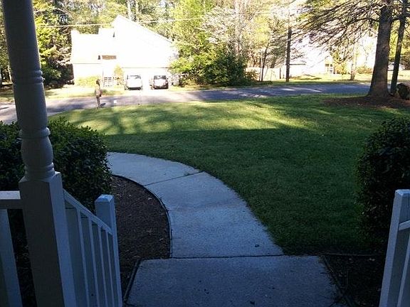 4th image of 421 Creekside Ln